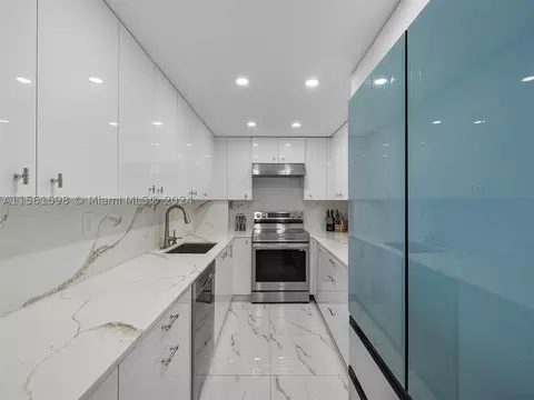 10350 W Bay Harbor Dr #7H, Bay Harbor Islands, FL 33154