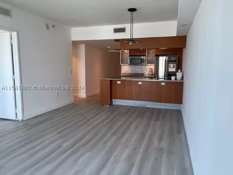 185 SW 7th St #1403, Miami, FL 33130