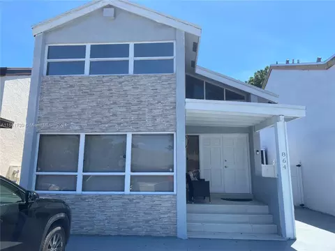 864 W 39th Pl, Hialeah, FL 33012