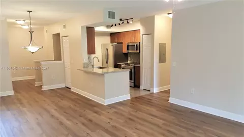 2474 Centergate Dr #202, Miramar, FL 33025