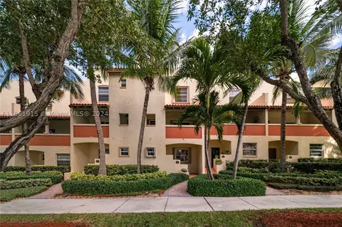 3237 NE 5th Ct, Pompano Beach, FL 33062