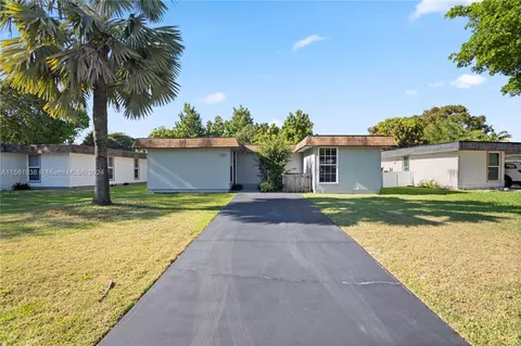 7303 NW 65th St, Tamarac, FL 33321