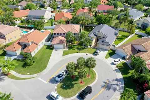 580 Carrington Dr, Weston, FL 33326