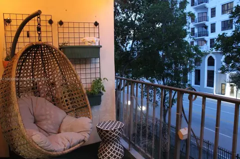8101 SW 72nd Ave #307W, Miami, FL 33143