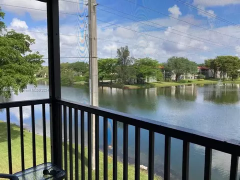 8971 S Hollybrook Blvd #310, Pembroke Pines, FL 33025