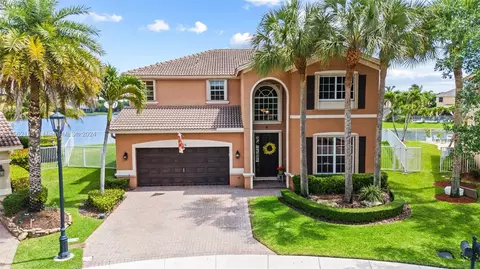 4336 Laurel Pl, Weston, FL 33332