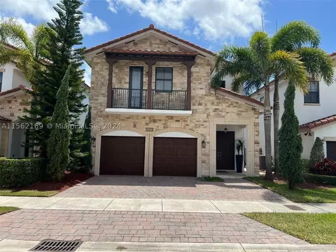 10494 NW 70th Ln, Doral, FL 33178