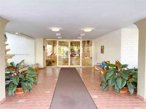 1750 NE 115th St #505, Miami, FL 33181