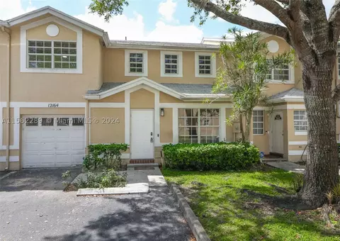 12164 SW 52nd Pl, Cooper City, FL 33330