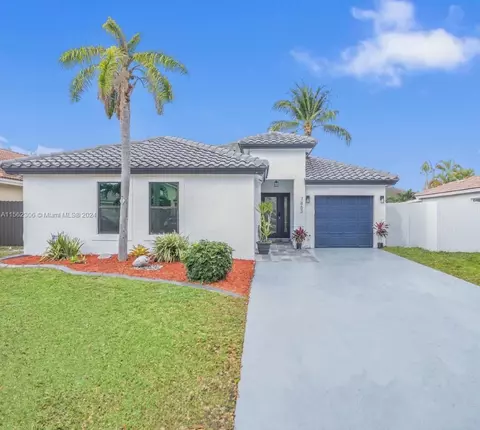 7863 NW 194th St, Hialeah, FL 33015