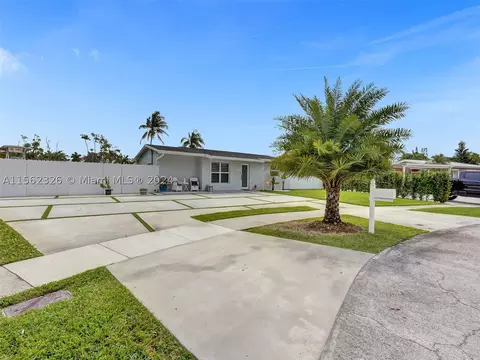 17425 NW 77th Ct, Hialeah, FL 33015