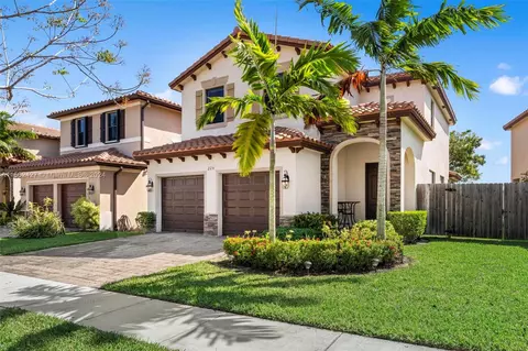 225 NE 23rd Ter, Homestead, FL 33033