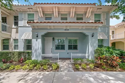8158 Cascada Isles Dr, Hollywood, FL 33024
