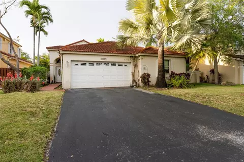 11827 SW 90th Ter, Miami, FL 33186
