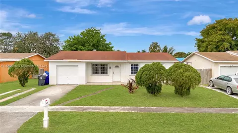 313 SW 76th Ter, North Lauderdale, FL 33068