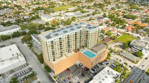 4242 NW 2nd St #1211, Miami, FL 33126