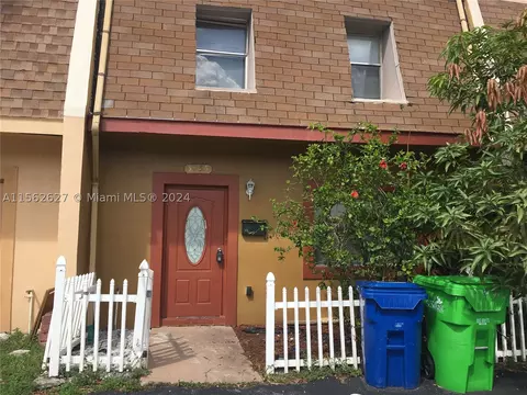 5955 NW 24th Ct, Sunrise, FL 33313