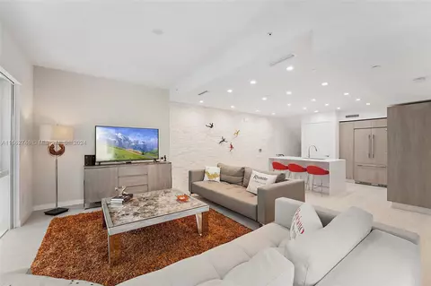 455 NE 39 #308, Miami, FL 33137