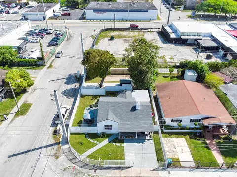 1102 NW 37th St, Miami, FL 33127