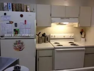 8160 Geneva Ct #206, Doral, FL 33166