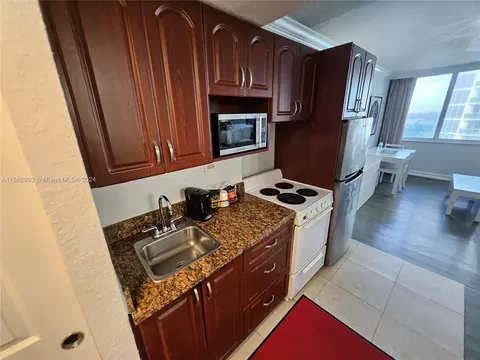 19201 Collins Ave #728, Sunny Isles Beach, FL 33160