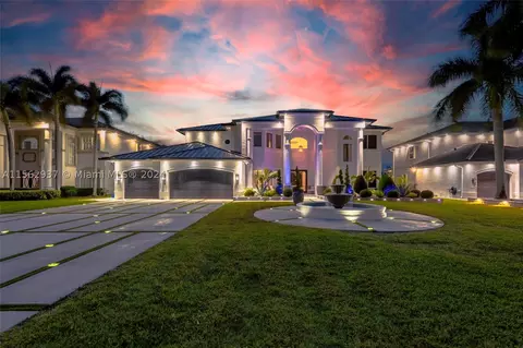 4908 SW 195th Ter, Miramar, FL 33029