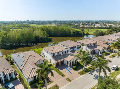 3220 NW 84th Way, Pembroke Pines, FL 33024