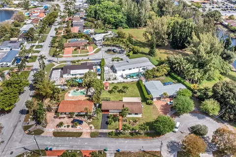 7735 NW 182nd Ter, Hialeah, FL 33015