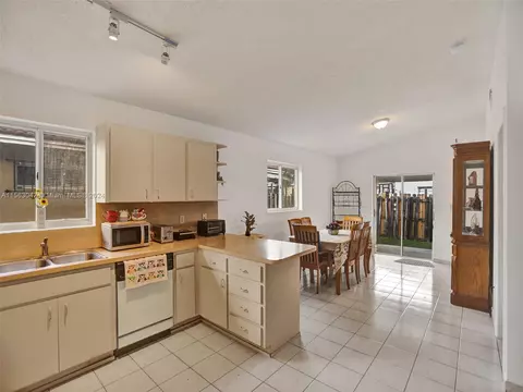 7702 W 30th Ct, Hialeah, FL 33018 photo 6