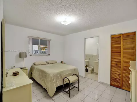 7702 W 30th Ct, Hialeah, FL 33018 photo 10