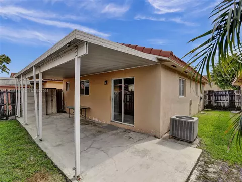 7702 W 30th Ct, Hialeah, FL 33018 photo 16
