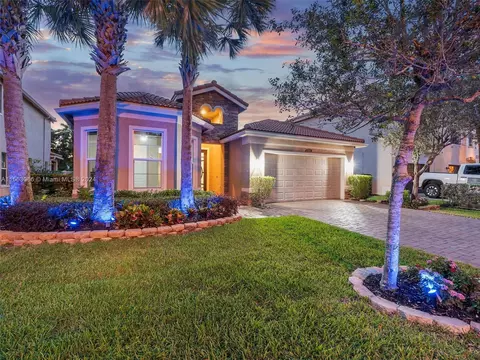 4574 San Mellina Dr, Coconut Creek, FL 33073