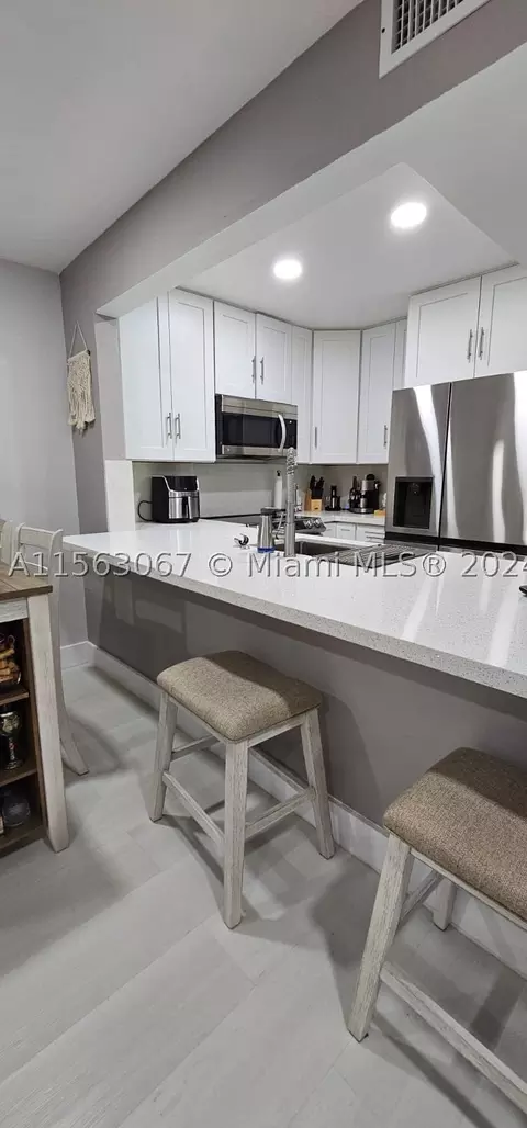 8201 NW 8th St #1-209, Miami, FL 33126