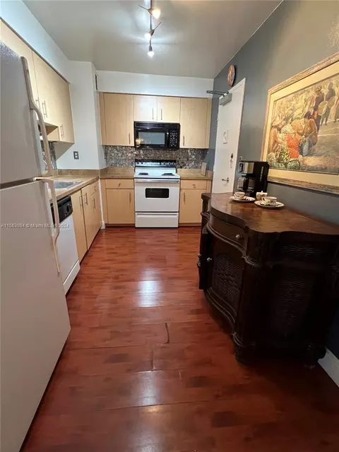 9195 Collins #810, Surfside, FL 33154 photo 11