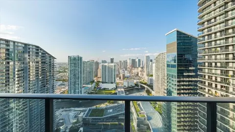 45 SW 9 St #4401, Miami, FL 33130