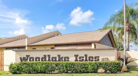 751 Banks Rd #751, Margate, FL 33063