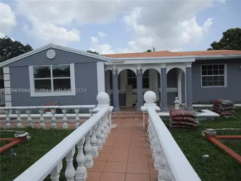 2437 Dewey St, Hollywood, FL 33020