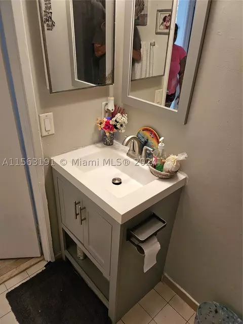 Undisclosed, Hialeah, FL 33015 photo 9