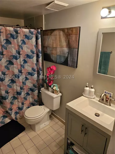 Undisclosed, Hialeah, FL 33015 photo 12