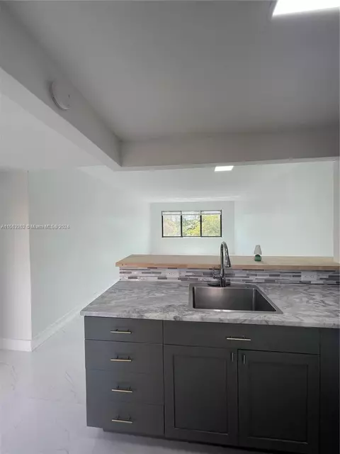300 NE 125th St #409, North Miami, FL 33161