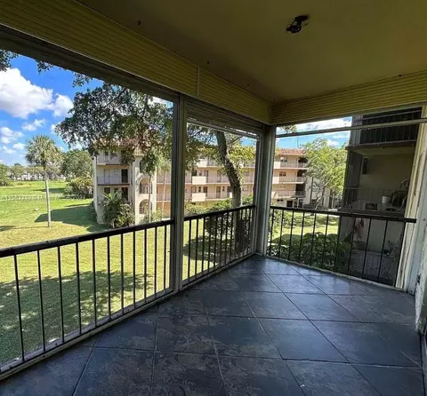 6201 N Falls Cir Dr #304, Lauderhill, FL 33319