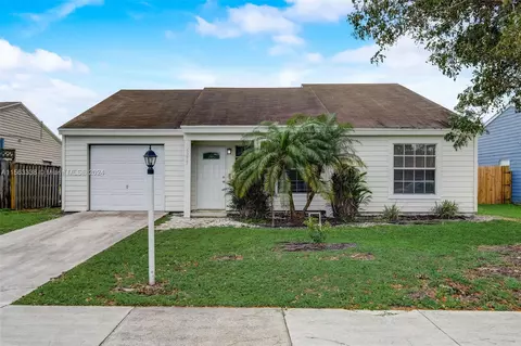 5275 W Canal Cir W, Lake Worth, FL 33467