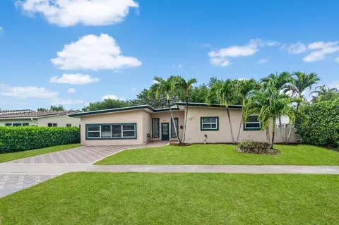 2251 NE 191st St, Miami, FL 33180