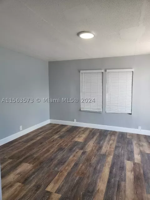 11243 NW Flagler, Miami, FL 33172