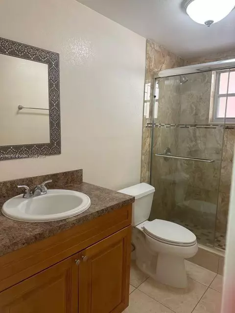 Bath - 440 E 23rd St #1101, Hialeah, FL 33013 photo 5 of 7