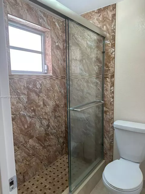 Bath - 440 E 23rd St #1101, Hialeah, FL 33013 photo 3 of 7