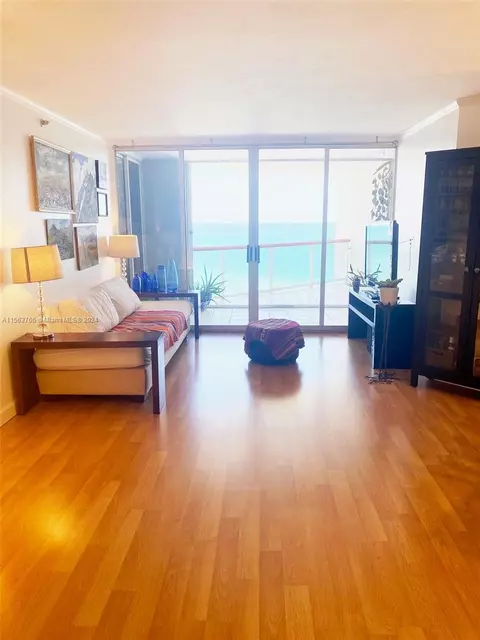 6767 Collins Ave #1701, Miami Beach, FL 33141