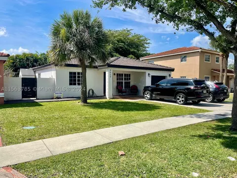9064 NW 191st Ter, Hialeah, FL 33018