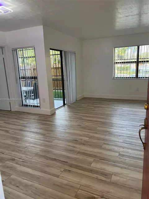 10895 NW 7th St #12-28, Miami, FL 33172