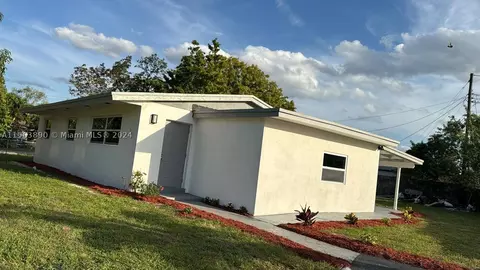 4240 NW 192nd St, Miami Gardens, FL 33055